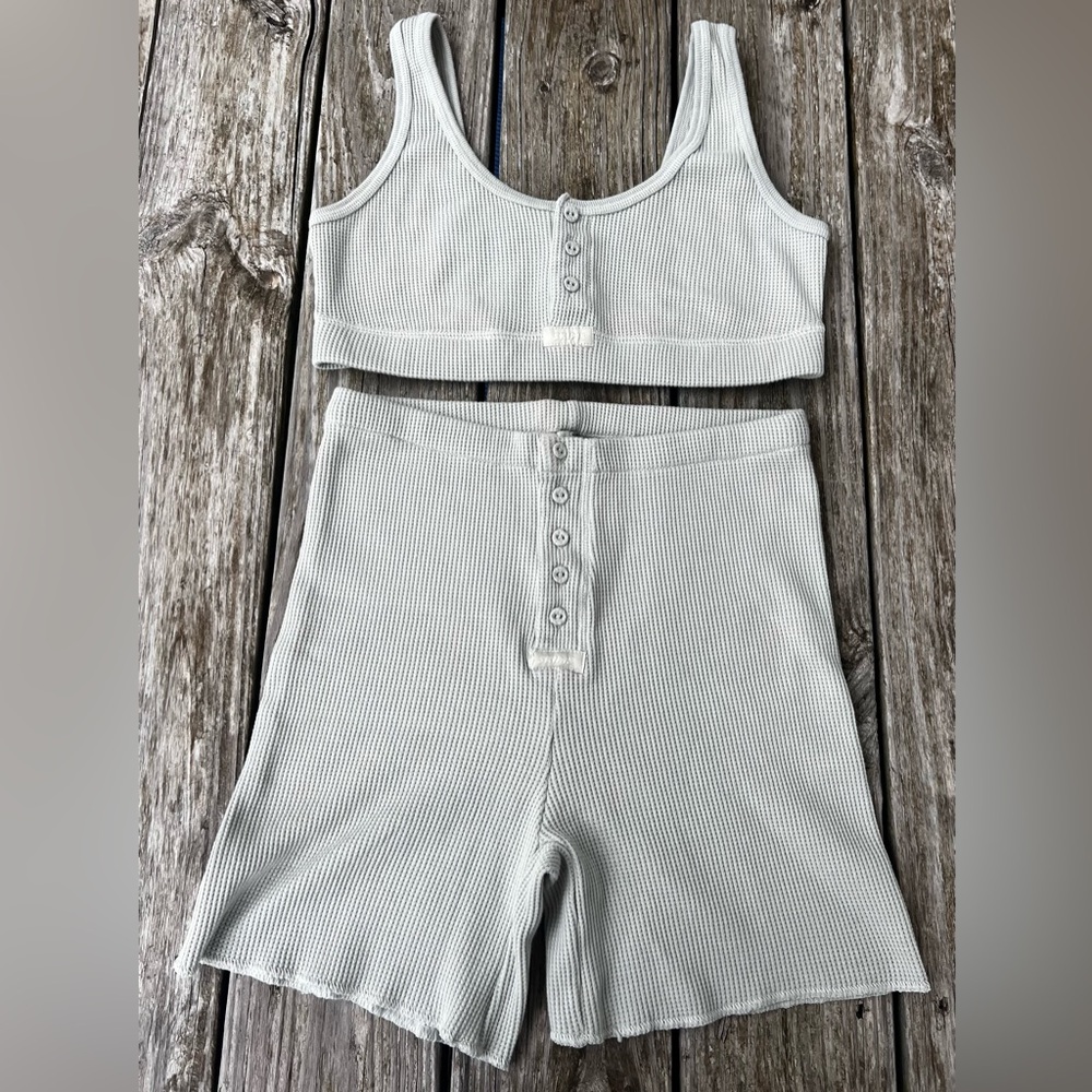 SKIMS waffle henley bra & short set, size 2X in oatmeal color.